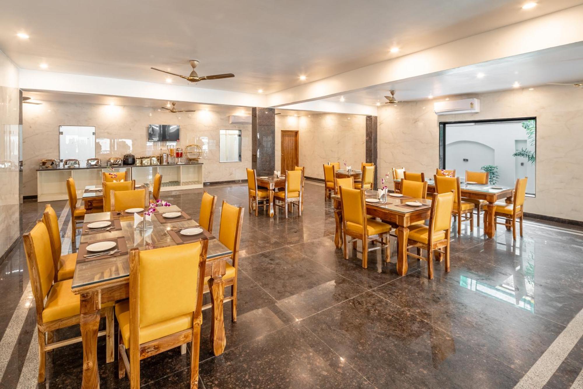 Lime Tree Hotel & One Bhk Serviced Apartment Noida - Sector 50 Metro Экстерьер фото