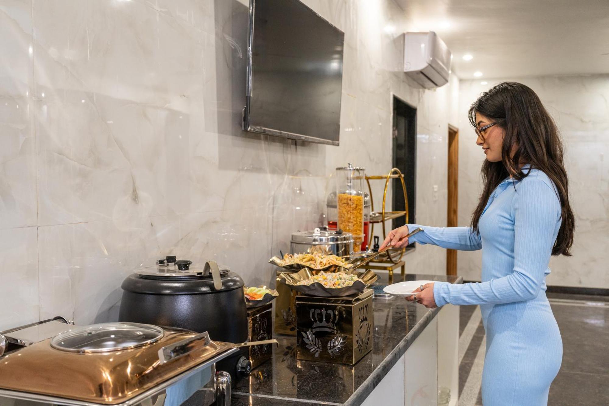 Lime Tree Hotel & One Bhk Serviced Apartment Noida - Sector 50 Metro Экстерьер фото