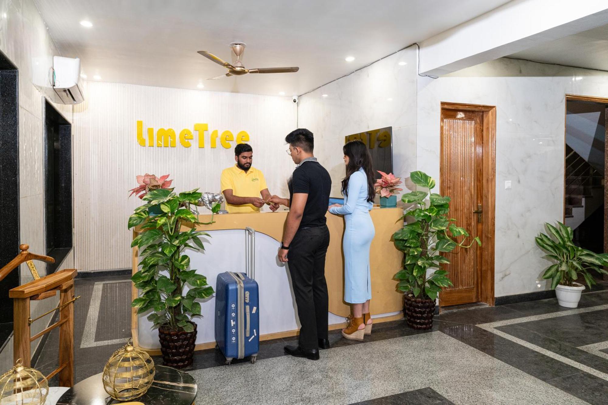 Lime Tree Hotel & One Bhk Serviced Apartment Noida - Sector 50 Metro Экстерьер фото