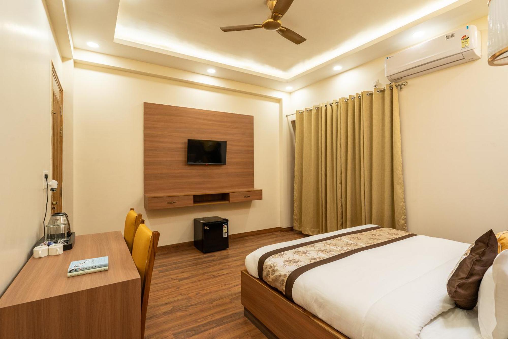 Lime Tree Hotel & One Bhk Serviced Apartment Noida - Sector 50 Metro Экстерьер фото